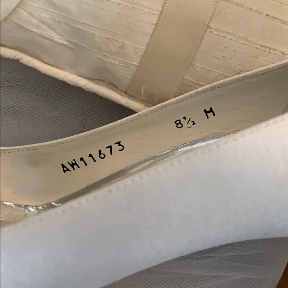 💍🥂 Stuart Weitzman Peep Toe Heels - Picture 8 of 8
